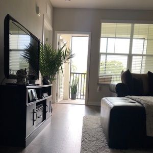 Meet your Posher, Lee